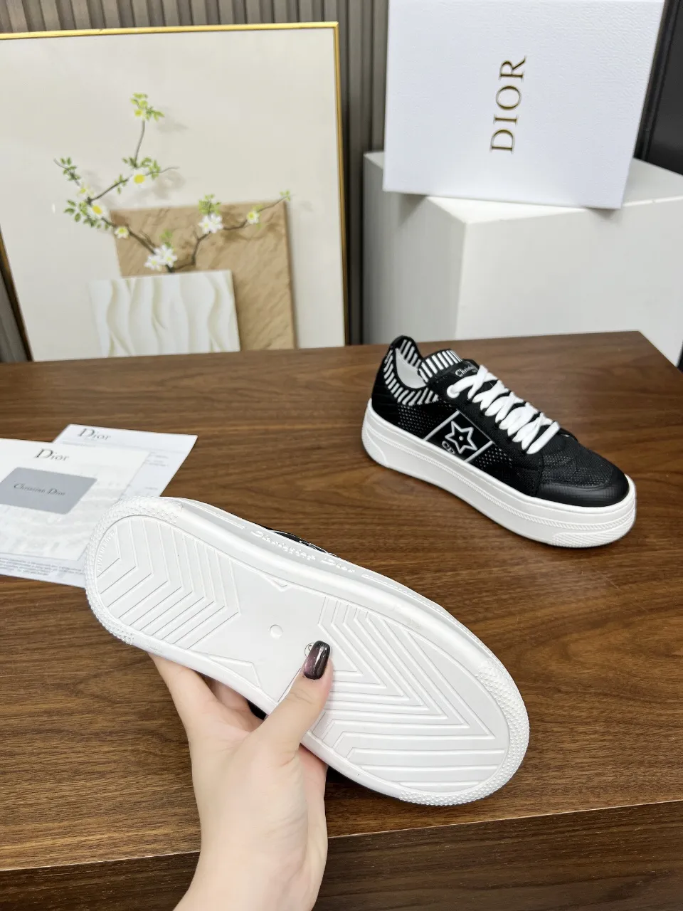 👟👟Ex-factory price 480👟👟 These Dior Star thick-soled sneakers are from the Dior Vibe limited series and have a unique and timeless design. Crafted from white mesh, it features a black CD logo and star pattern on the sides and a Christian Dior Paris signature on the tongue. Paired with a classic thick sole, it is light and comfortable, suitable for all seasons, and can be matched with various casual looks to add the finishing touch. 🎉The official website of Dijia’s new colors has been updated simultaneously. Number of yards: 35-41 (42 can be customized without return or exchange). Welcome to place an order in the picture above [Rose][Rose][Rose]
